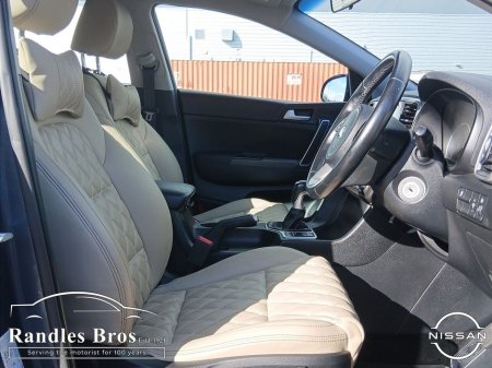 2020 Kia Sportage - thumbnail 6