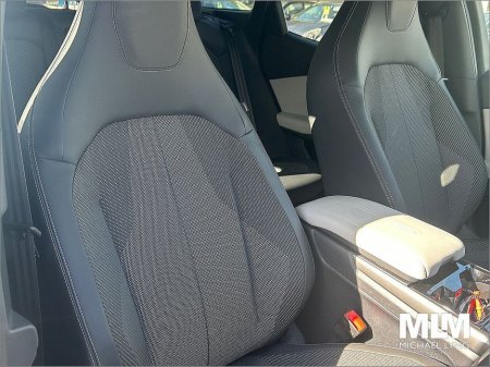 2025 Ford Explorer Select 77kWh Extended Range RWD Drivers Assistant Pack €41,995 thumbnail