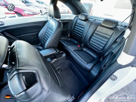 2013 Volkswagen Beetle - thumbnail 13