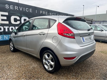 2011 Ford Fiesta - photo 3