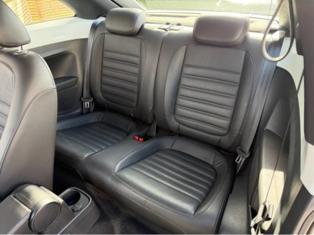 2017 Volkswagen Beetle - thumbnail 19