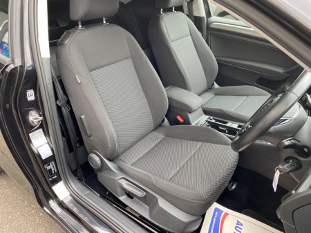 2019 Volkswagen Golf  €10,528 thumbnail