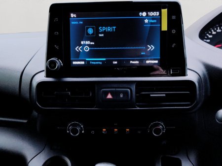 2020 Peugeot Partner  €10,995 thumbnail