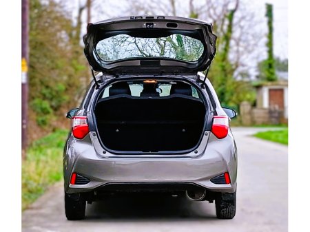 2020 Toyota Yaris - thumbnail 5