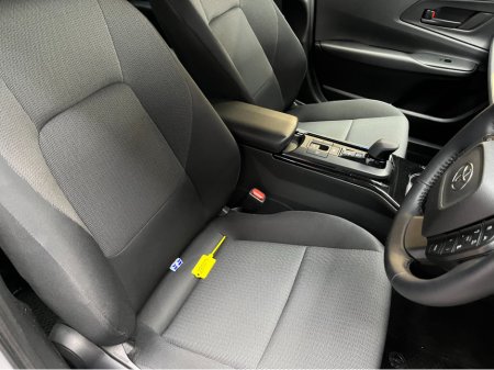 2025 Toyota Prius - thumbnail 9