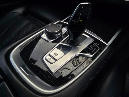 2018 BMW 7 Series - thumbnail 16