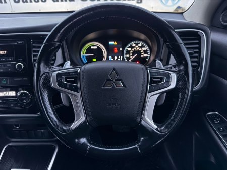 2016 Mitsubishi Outlander - thumbnail 22