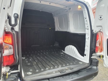 2022 Peugeot Partner ACTIVE 1.5 BLUE HDI 10 100 6.3 2DR €12,950 thumbnail