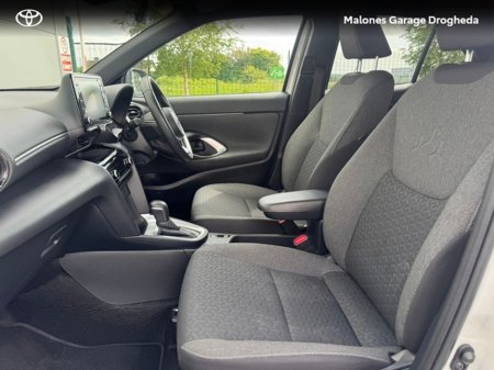 2023 Toyota Yaris Cross - thumbnail 6