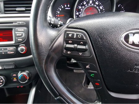 2017 Kia Ceed AUTOMATIC-1.6 CRDI-LOW MILEAGE €10,450 thumbnail