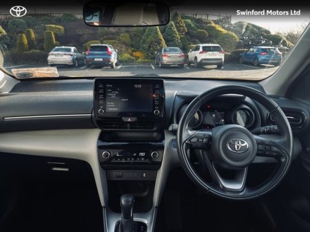 2022 Toyota Yaris Cross CR CROSS LUNA 4DR AUTO €24,500 thumbnail