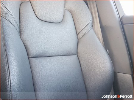 2024 Volvo XC60 T6 350hp AWD PHEV Plus Dark (Three Year Volvo Selekt Warranty + Two Year Volvo Service Plan) €56,900 thumbnail