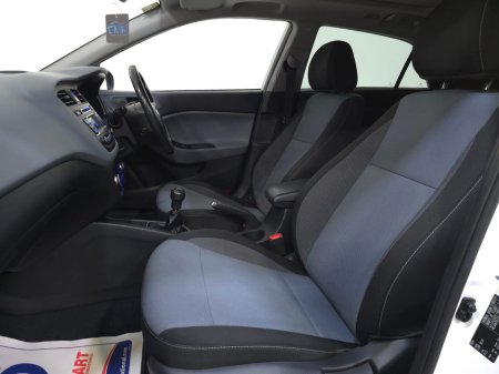 2015 Hyundai i20  €10,950 thumbnail