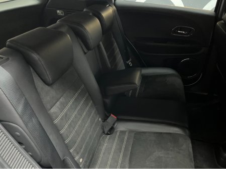 2017 Honda Vezel €16950! 2017 HONDA VEZEL RS HYBRID SENSING 1.5 AUTOMATIC / CRUISE CONTROL / REVERSE CAMERA / HEATED SEATS / PADDLE SHIFTERS AND MORE €16,950 thumbnail