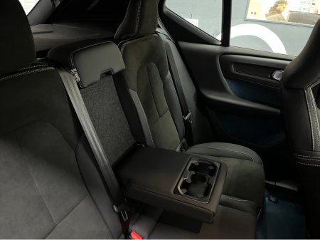 2023 Volvo XC40 - thumbnail 17