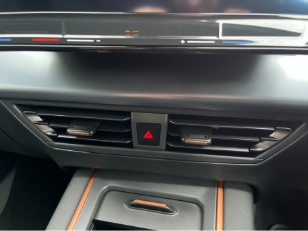 2022 Cupra Born 58KW 204HP EV //REVERSE CAMERA//SAT NAV//ADAPTIVE CRUISE CONTROL// €19,950 thumbnail