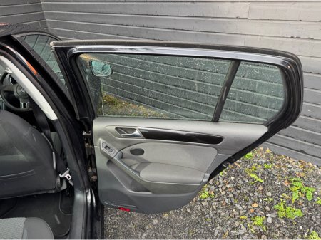 2012 Volkswagen Golf 1.2 TSI AUTO 5DR €8,995 thumbnail