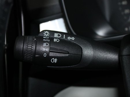 2020 Volvo XC40 - thumbnail 26