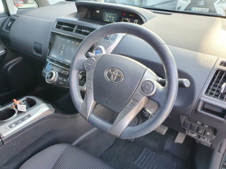 2018 Toyota Prius+ - thumbnail 10