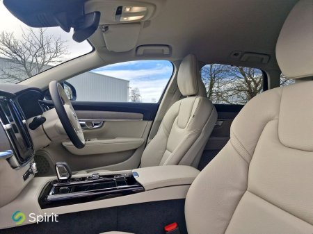 2026 Volvo V90 - thumbnail 3