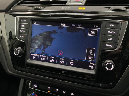 2017 Volkswagen Touran  €30,995 thumbnail