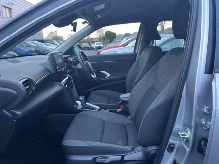 2024 Toyota Yaris Cross CROSS LUNA €28,444 thumbnail