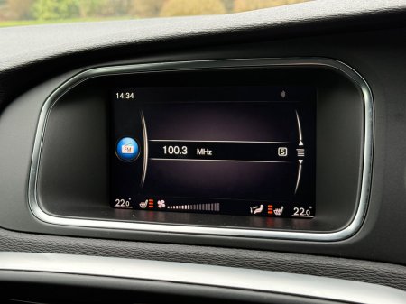 2018 Volvo V40 D2 (120hp) Momentum Edition Geartronic thumbnail