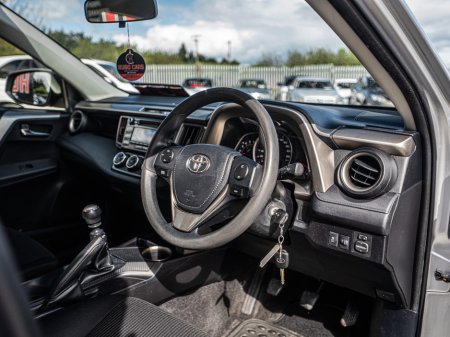 2014 Toyota Rav4 - thumbnail 8