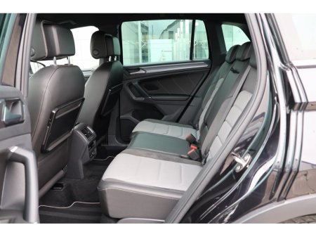 2017 Volkswagen Tiguan - thumbnail 19