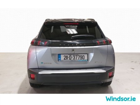 2021 Peugeot 2008 - thumbnail 10