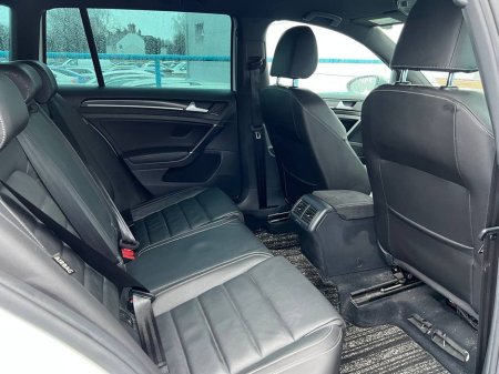 2017 Volkswagen Golf R VARIANT 4MOTION 2.0 TSI // APPLE CARPLAY/ANDROID AUTO // 18" CADIZ ALLOYS // LEATHER SPORT SEATS €26,900 thumbnail