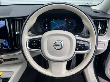 2023 Volvo XC60 - thumbnail 6