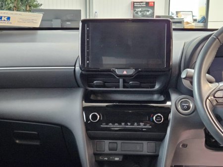 2025 Toyota Yaris Cross - thumbnail 11