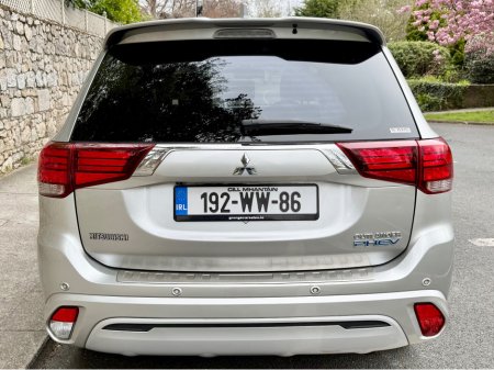 2019 Mitsubishi Outlander - thumbnail 10