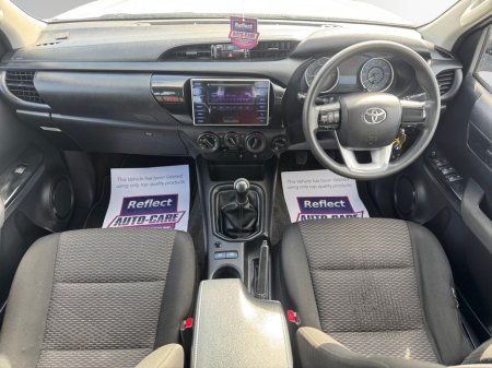 2017 Toyota Hilux - thumbnail 13