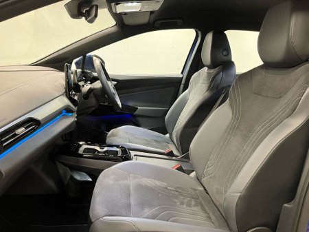 2024 Volkswagen ID.4 Life DX 77kWh 174BHP - Reversing Camera - Ambient Lighting - Sat Nav - Climate Control - Heated Seats - Keyless Start - Apple CarPlay/Android Auto €32,950 thumbnail