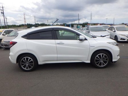 2015 Honda Vezel Hybrid Z €14,350 thumbnail