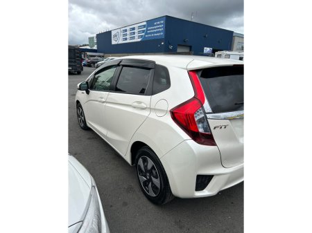 2019 Honda Fit Auto Hybrid €13,950 thumbnail