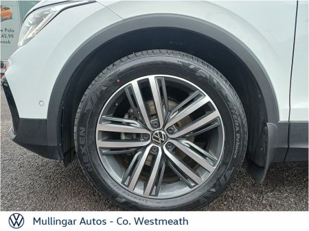 2024 Volkswagen Tiguan 2.0 TDI 150HP Elegance €42,950 thumbnail