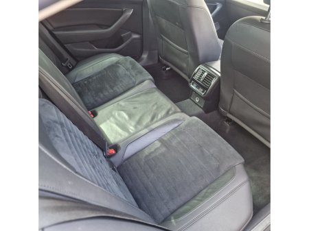 2019 Volkswagen Passat - thumbnail 13