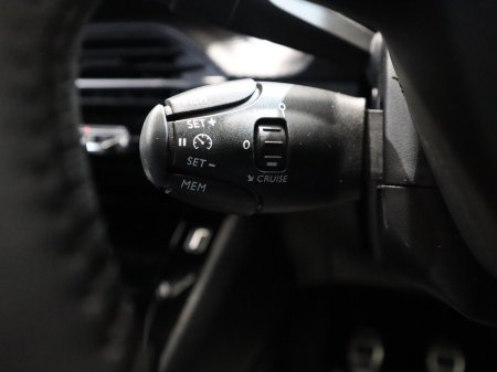 2023 Peugeot 2008 - thumbnail 14