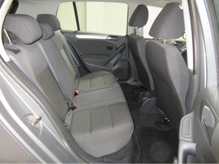 2010 Volkswagen Golf - thumbnail 14