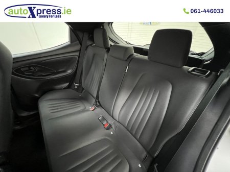 2022 Toyota Yaris - thumbnail 4