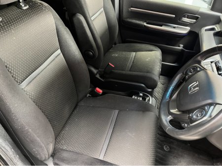 2018 Honda Stepwagon - thumbnail 9