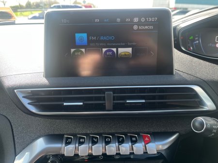 2019 Peugeot 5008 - thumbnail 20