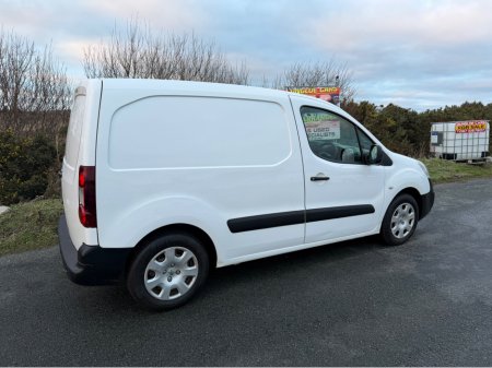 2017 Peugeot Partner PROFESSIONAL L1 BLUE HDI €8,250 thumbnail