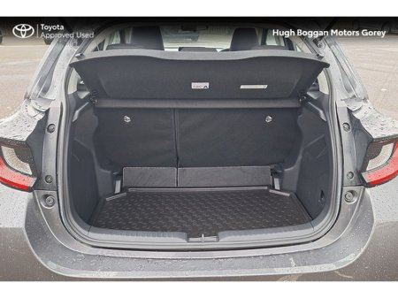 2022 Toyota Yaris HYBRID LUNA 4DR AUTO €22,950 thumbnail