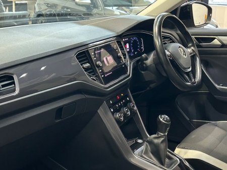 2021 Volkswagen T-Roc PANORAMIC SUNROOF Sport 1.5 TSI M6F 150HP 5DR #44 €25,960 thumbnail