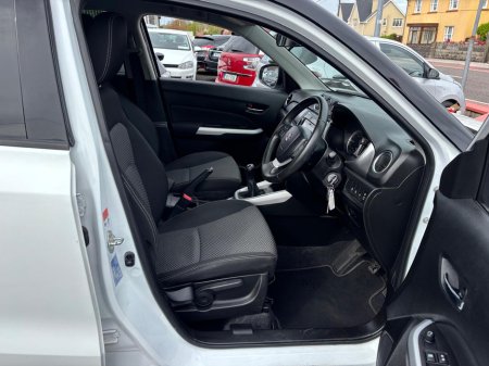 2017 Suzuki Vitara - thumbnail 5