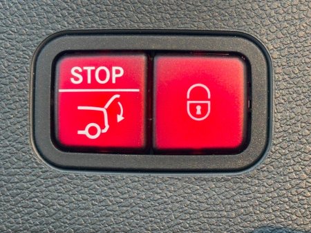 2023 Mercedes-Benz EQC 400 AMG LINE 4MATIC €39,995 thumbnail